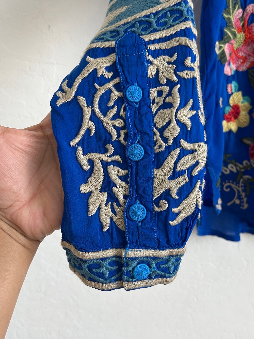 Johnny Was Top Blouse XXS Floral Embroidered Colorful Relaxed Fit Flowy Blue - Picture 6 of 12
